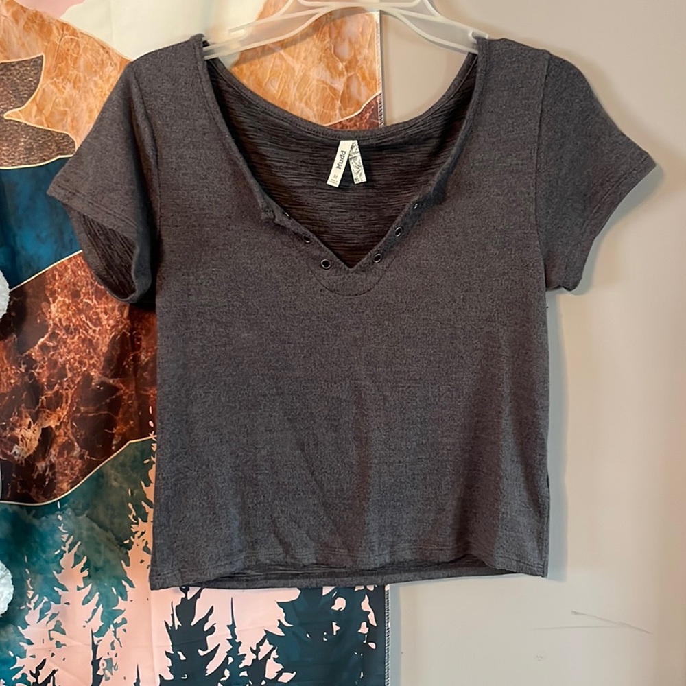 Gray V-Neck Short Sleeve Top